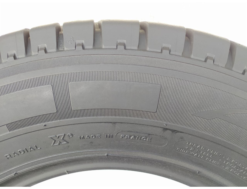 215/70 R15C MICHELIN AGILIS CAMPING 8mm