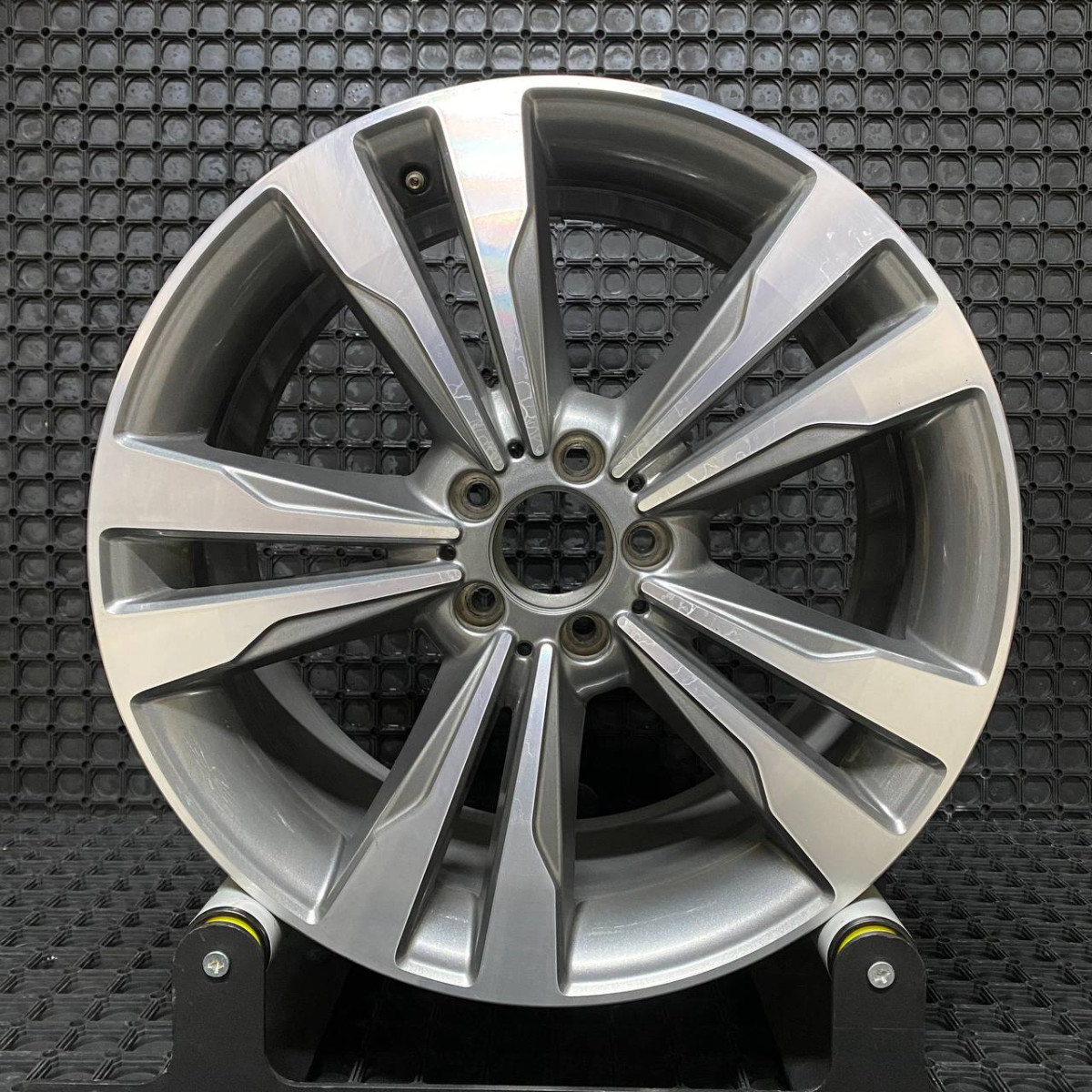 ДИСКИ БУ MERCEDES A2224011402 R19 9.5J PCD 5X112 ET43.5 DIA66.6 GMF