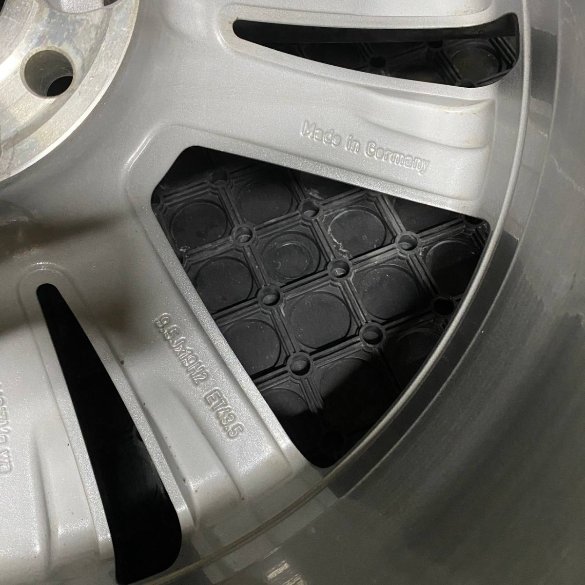 ДИСКИ БУ MERCEDES A2224011402 R19 9.5J PCD 5X112 ET43.5 DIA66.6 GMF