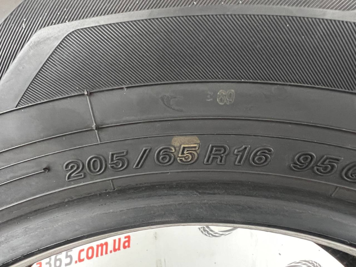 205/65 R16 YOKOHAMA ICE GUARD IG60 7mm