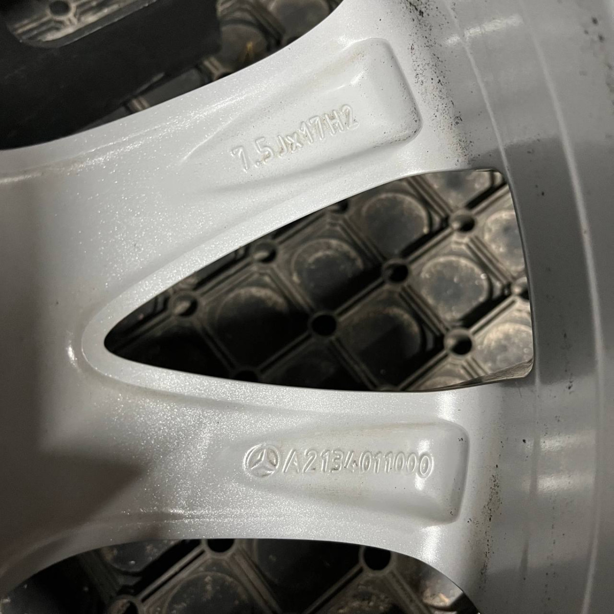 ДИСКИ БУ MERCEDES A2134011000 R17 7.5J PCD 5X112 ET40 DIA66.6 S