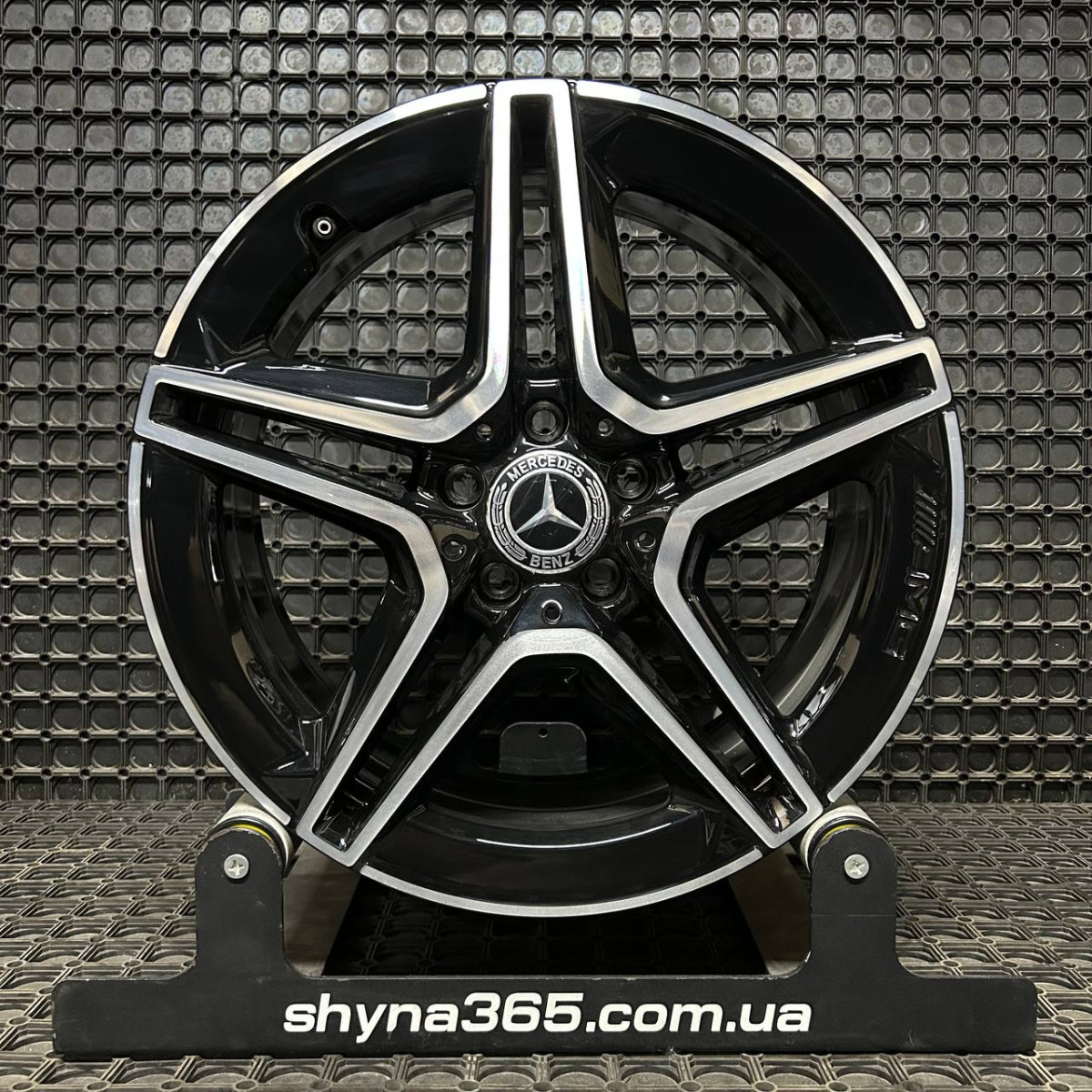 ДИСКИ ДЕМО* MERCEDES AMG A1184010200 R18 8J PCD 5X112 ET49 DIA66.6 BKF