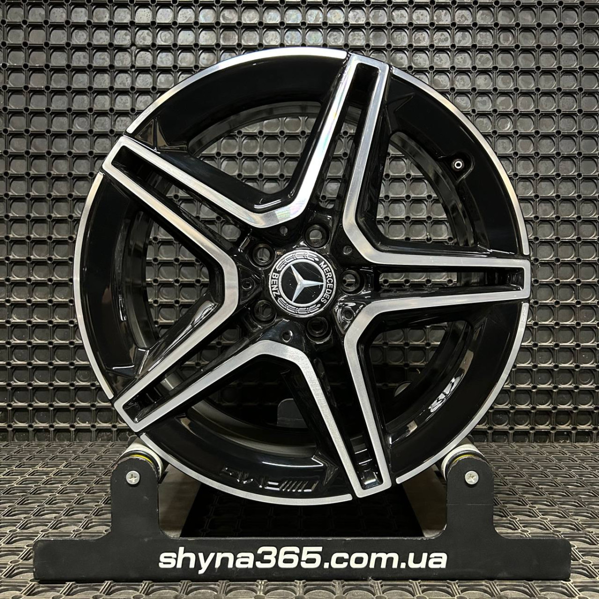 ДИСКИ ДЕМО* MERCEDES AMG A1184010200 R18 8J PCD 5X112 ET49 DIA66.6 BKF