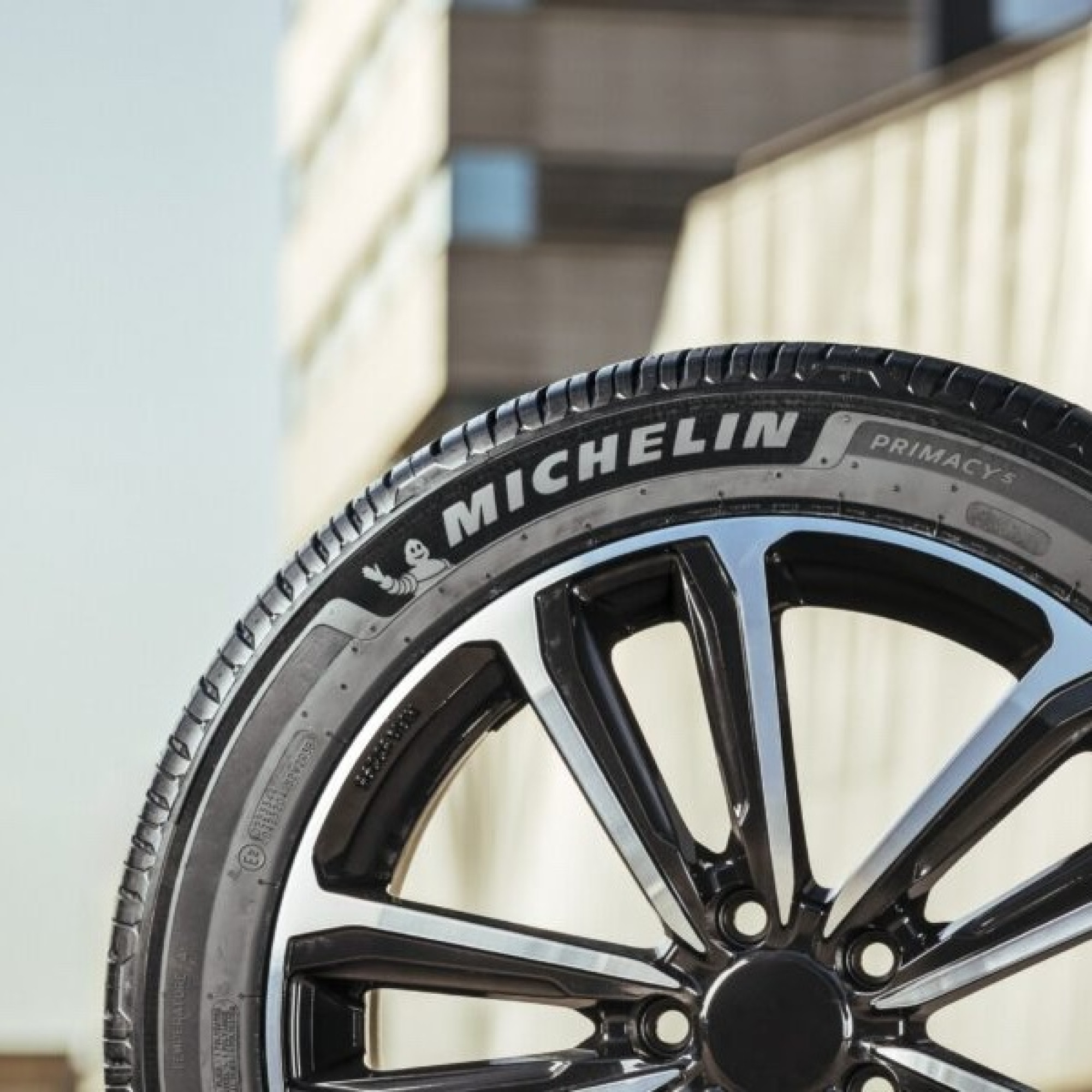 Сравнение популярных модификаций мишленовских Праймаси – чем отличаются MICHELIN PRIMACY 4 и 4+