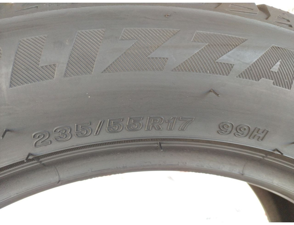 235/55 R17 BRIDGESTONE BLIZZAK LM-80 EVO 5mm