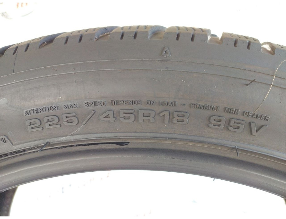 225/45 R18 DUNLOP WINTER SPORT 5 6mm