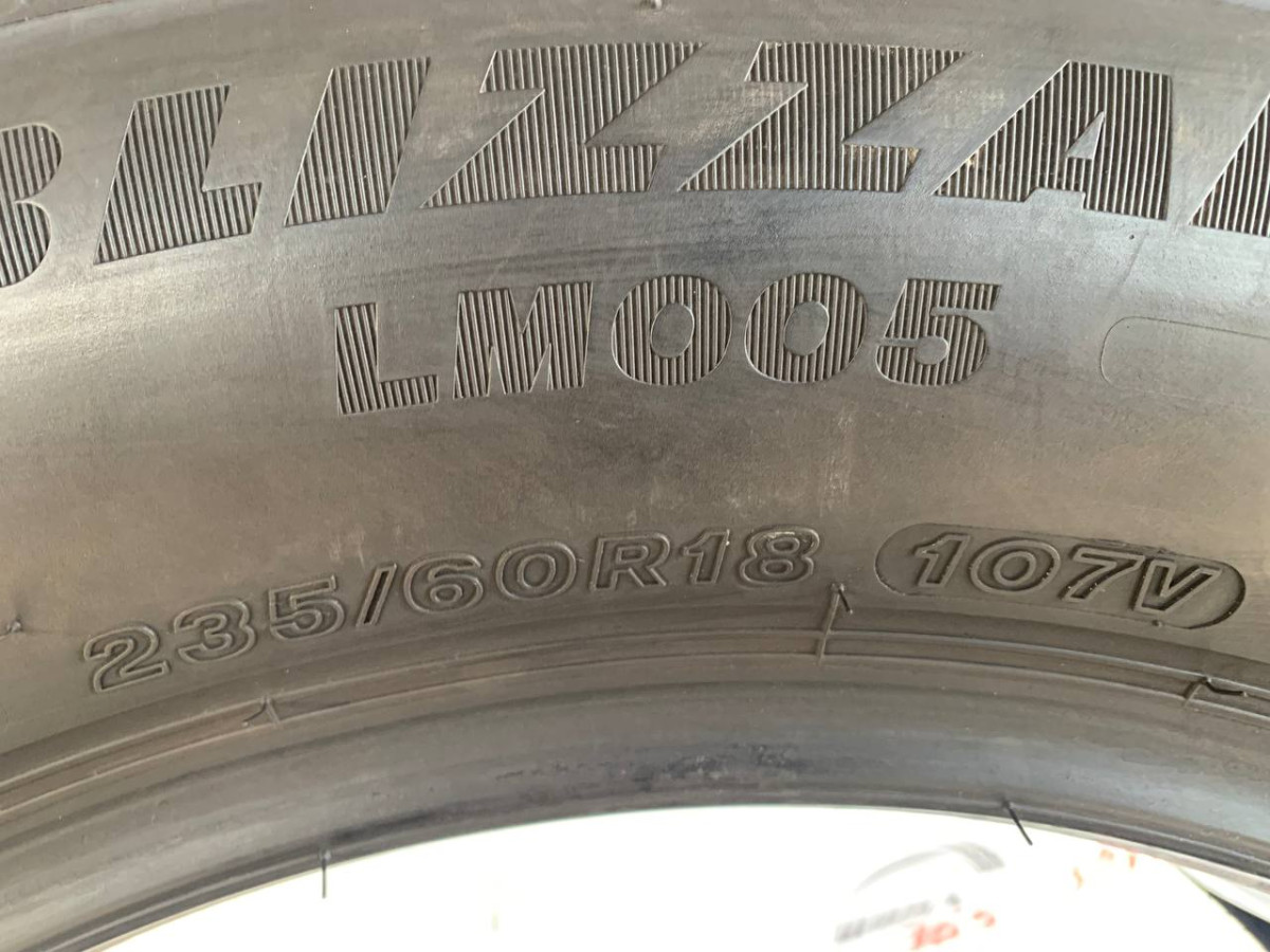 235/60 R18 BRIDGESTONE BLIZZAK LM005 6mm