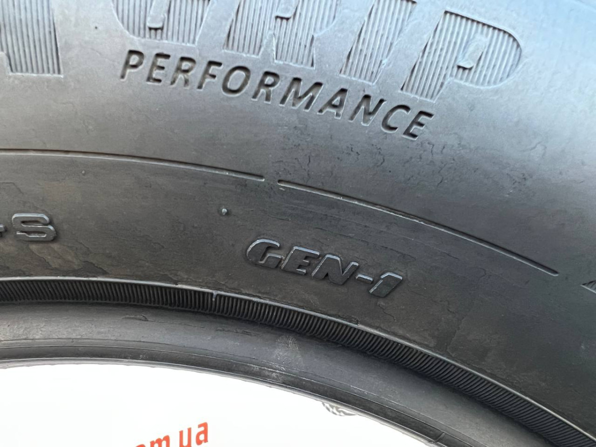 225/65 R17 GOODYEAR ULTRAGRIP PERFORMANCE GEN-1 SUV 7mm