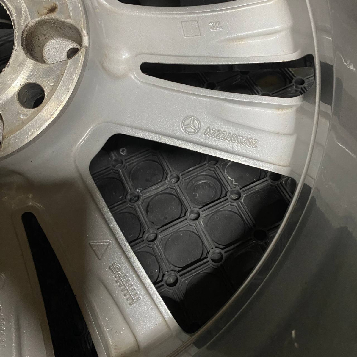 ДИСКИ БУ MERCEDES A2224011302 R19 8.5J PCD 5X112 ET36 DIA66.6 GMF