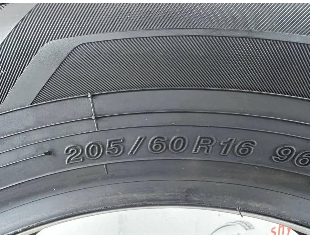 205/60 R16 YOKOHAMA ICE GUARD IG60 7mm