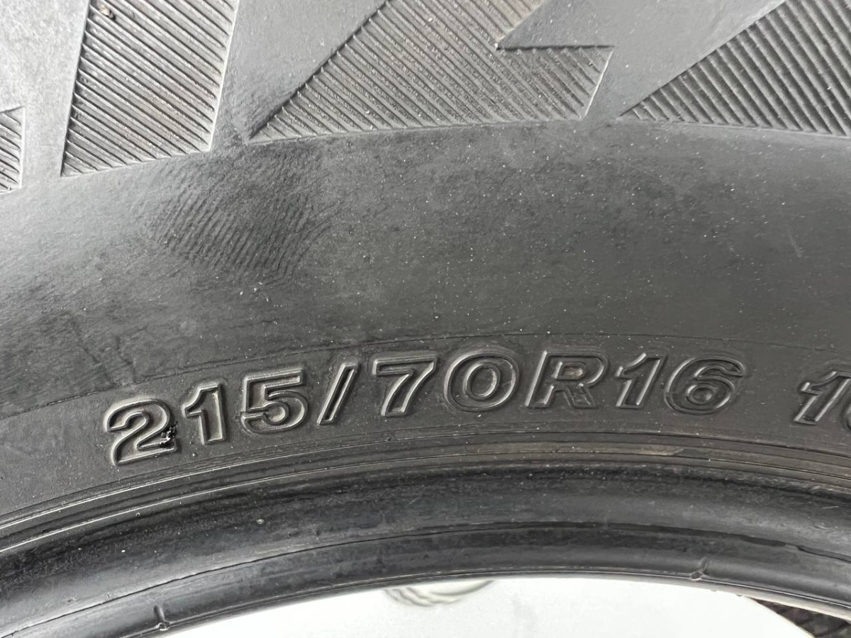 215/70 R16 BRIDGESTONE BLIZZAK DM-V2 5mm