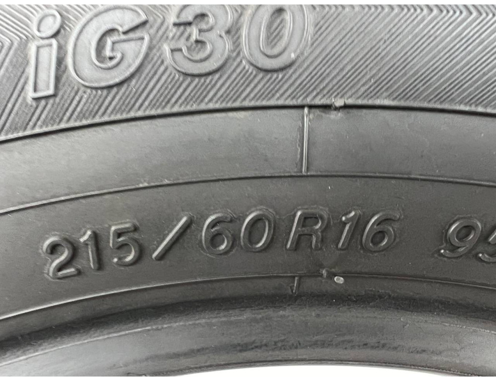 215/60 R16 YOKOHAMA ICE GUARD IG30 7mm