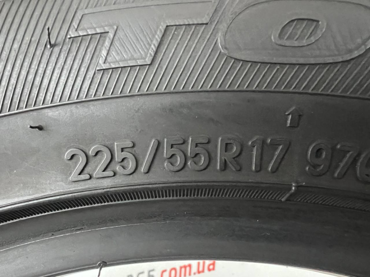 225/55 R17 TOYO OBSERVE GARIT GIZ 7mm
