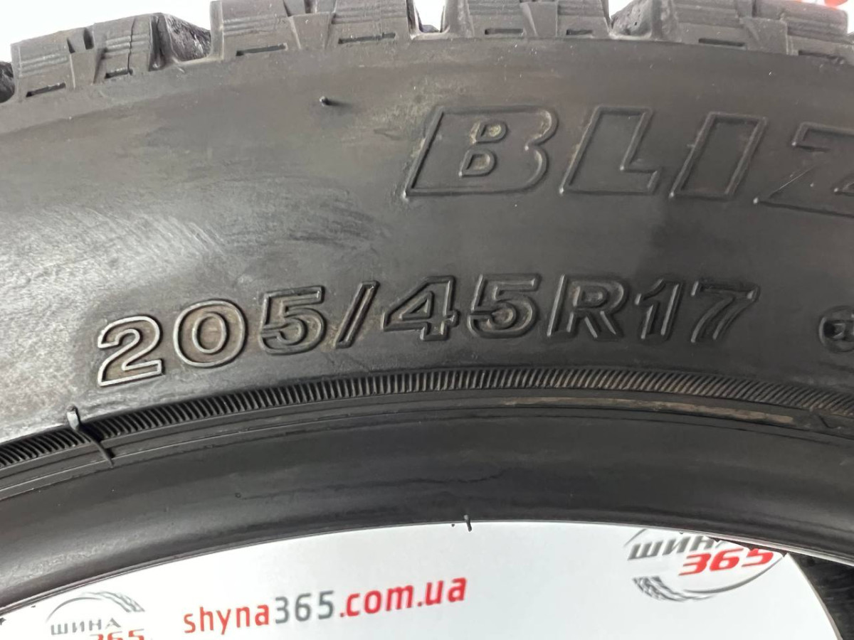 205/45 R17 BRIDGESTONE BLIZZAK VRX 8mm