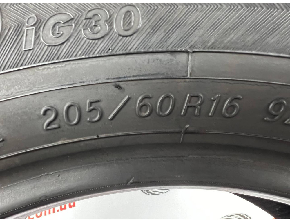 205/60 R16 YOKOHAMA ICE GUARD IG30 6mm
