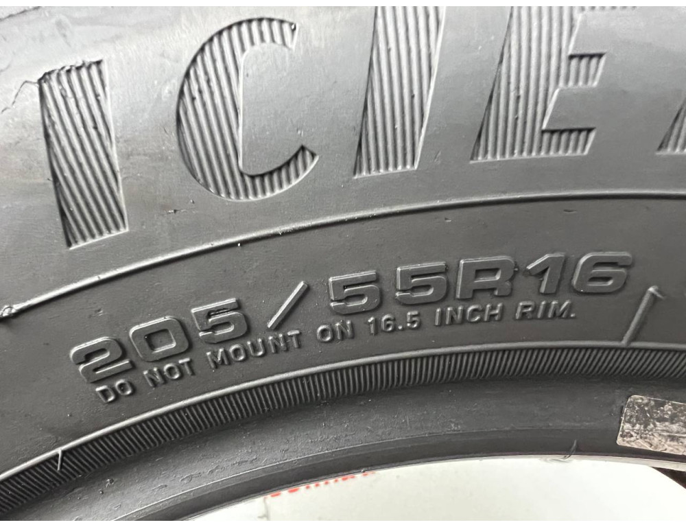 205/55 R16 GOODYEAR EFFICIENTGRIP PERFORMANCE 4mm
