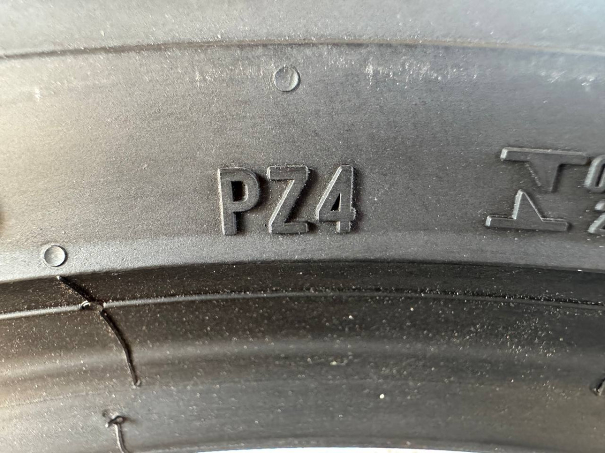 235/50 R19 PIRELLI PZERO PZ4 5mm