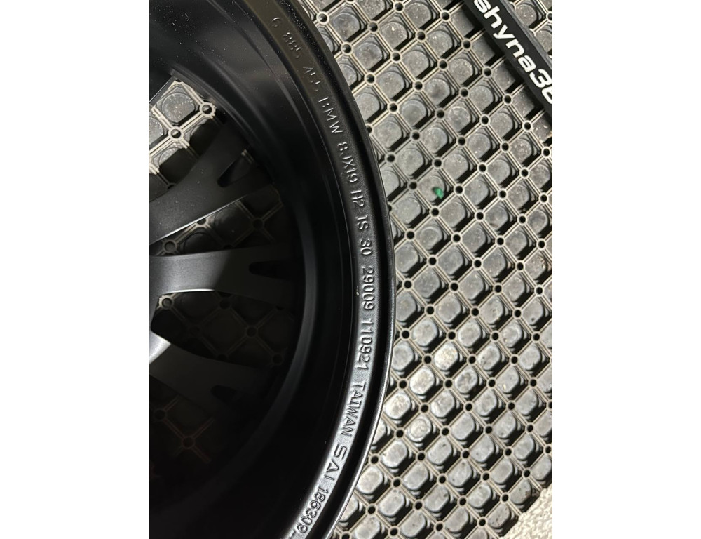 ДИСКИ BMW 6885455 R19 8J PCD 5X112 ET30 DIA66.6 BK