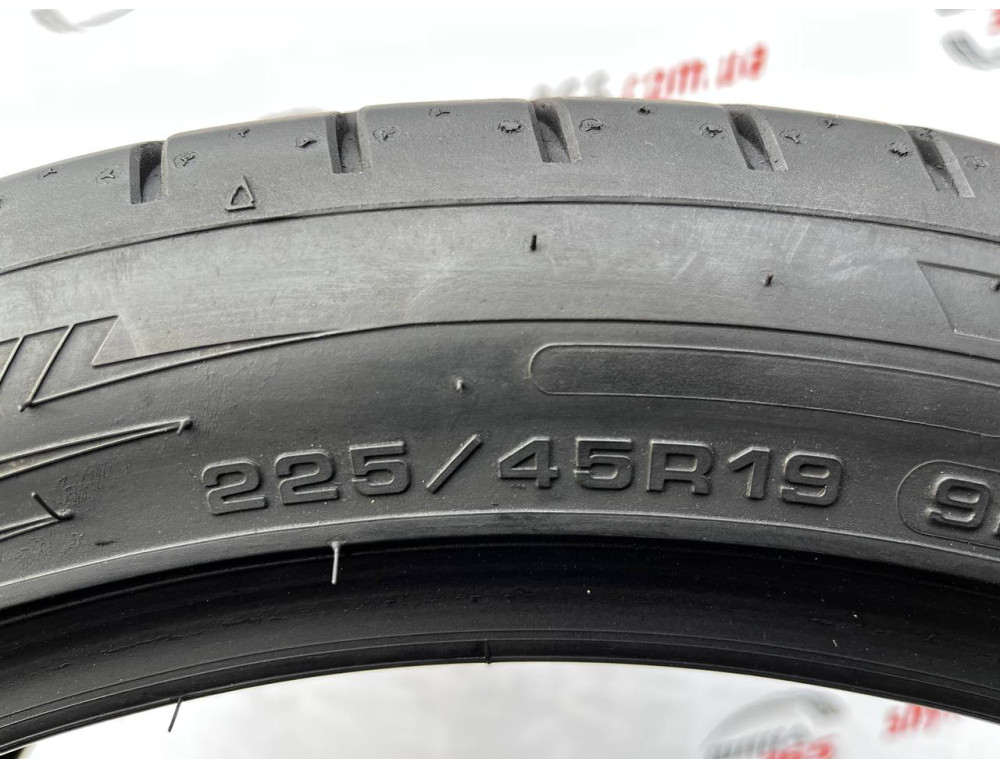 225/45 R19 DUNLOP SPORT MAXX RT2 RUN FLAT 5mm