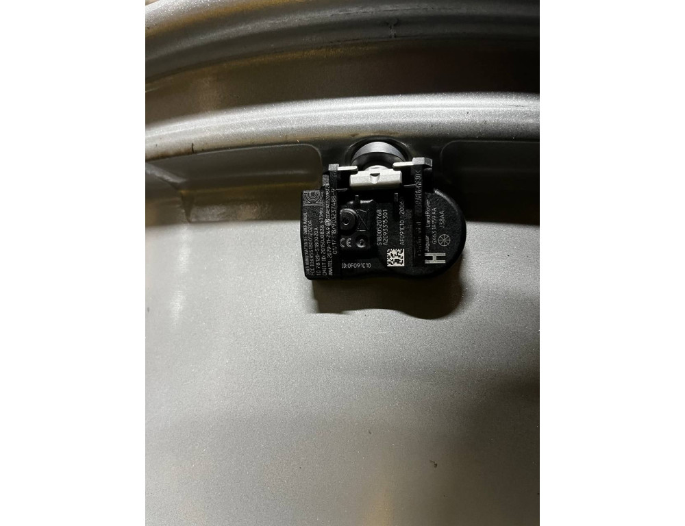 ДИСКИ JAGUAR J9D3-BC-SS R20 8J PCD 5X108 ET52 DIA63.4 S