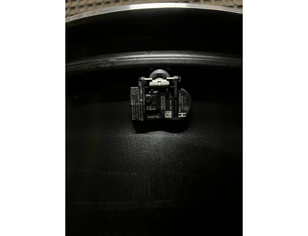 ДИСКИ JAGUAR J9D3-1007-NA R18 7.5J PCD 5X108 ET45 DIA63.4 GMF