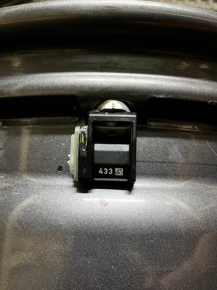 ДИСКИ БУ MERCEDES A2134010400 R18 9J PCD 5X112 ET53 DIA66.6 GMF