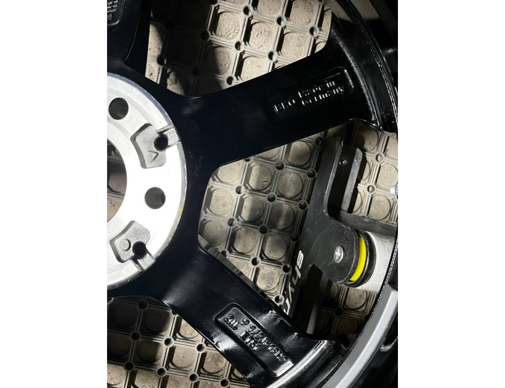 ДИСКИ MERCEDES A2144013700 R19 9.5J PCD 5X112 ET51 DIA66.6 BKF