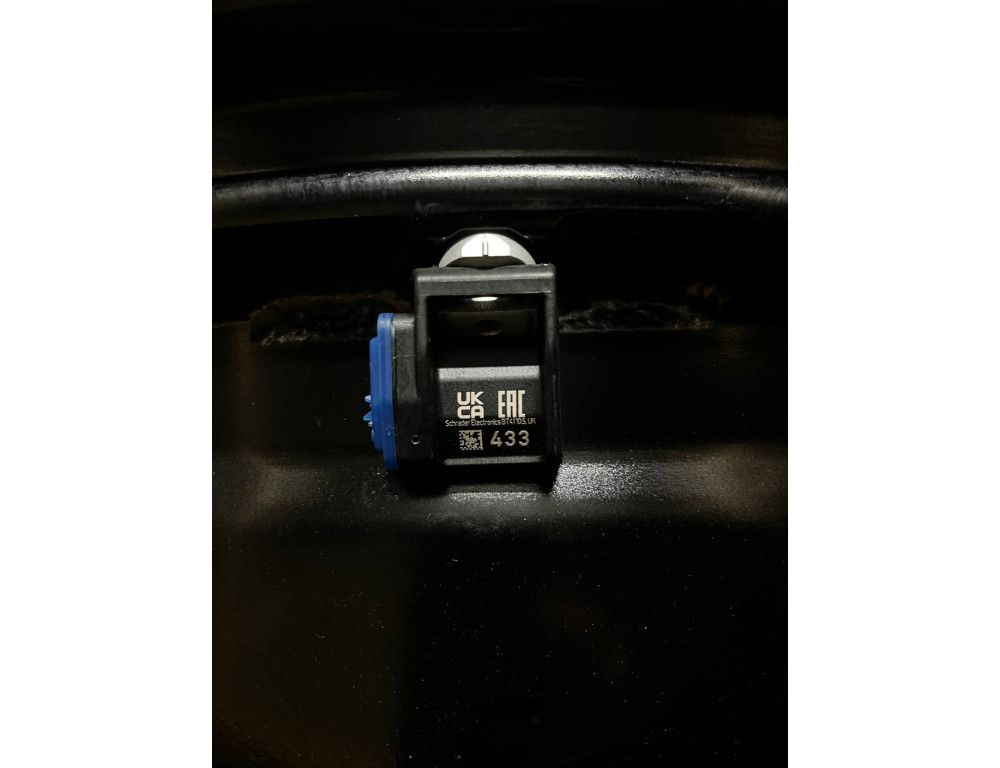 ДИСКИ MERCEDES A2144013700 R19 9.5J PCD 5X112 ET51 DIA66.6 BKF