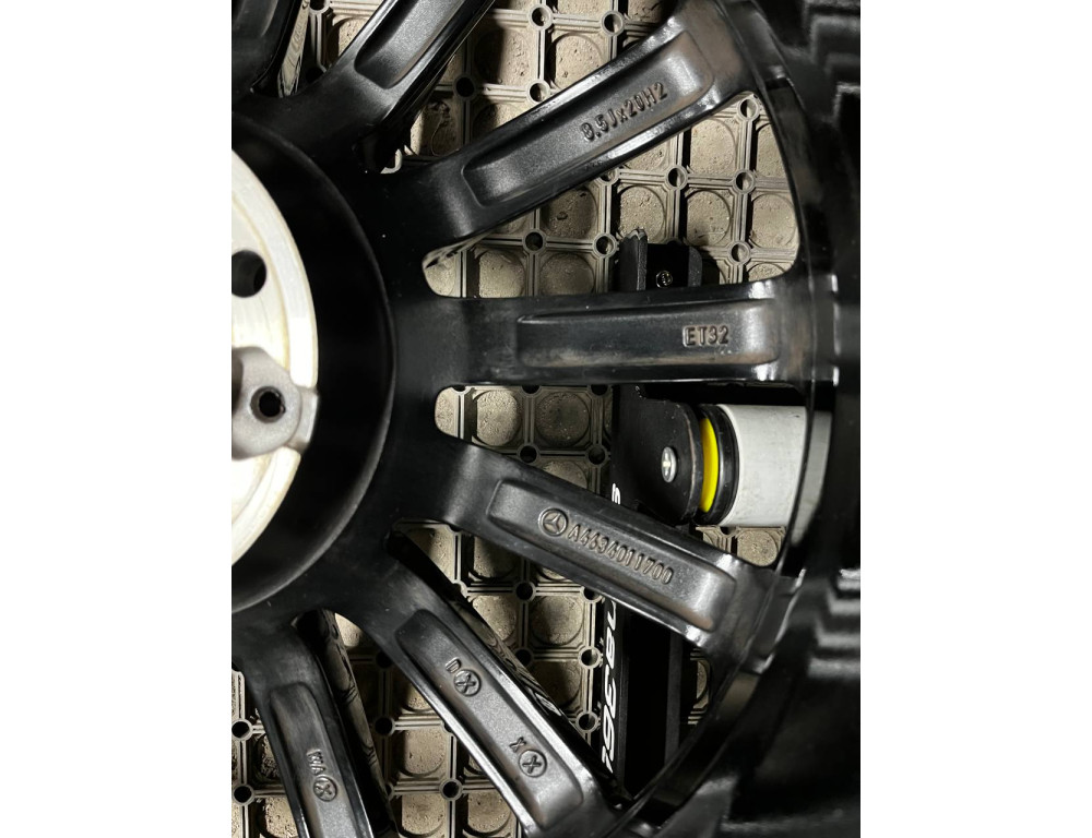 ДИСКИ БУ MERCEDES AMG A4634011700 R20 8.5J PCD 5X130 ET32 DIA84.1 BKF