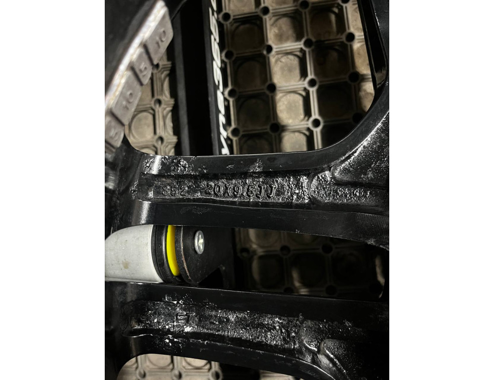 ДИСКИ БУ MERCEDES AMG R20 9.5J PCD 5X112 ET48 DIA66.6 BKF