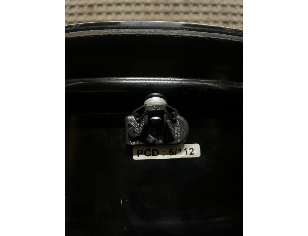 ДИСКИ БУ MERCEDES AMG R20 9.5J PCD 5X112 ET48 DIA66.6 BKF