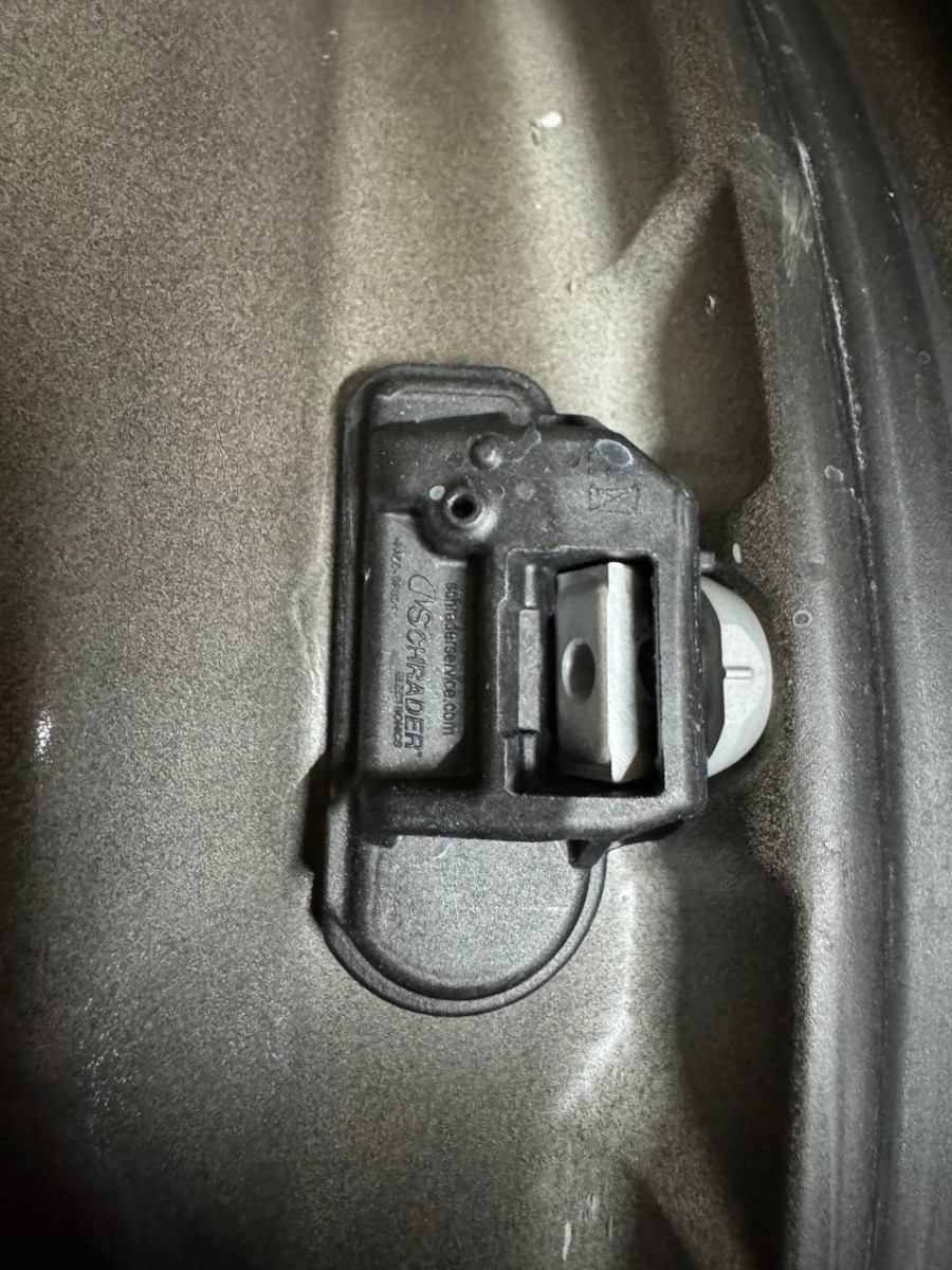 ДИСКИ БУ MERCEDES A2464010000 R16 6.5J PCD 5X112 ET49 DIA66.6 BKF