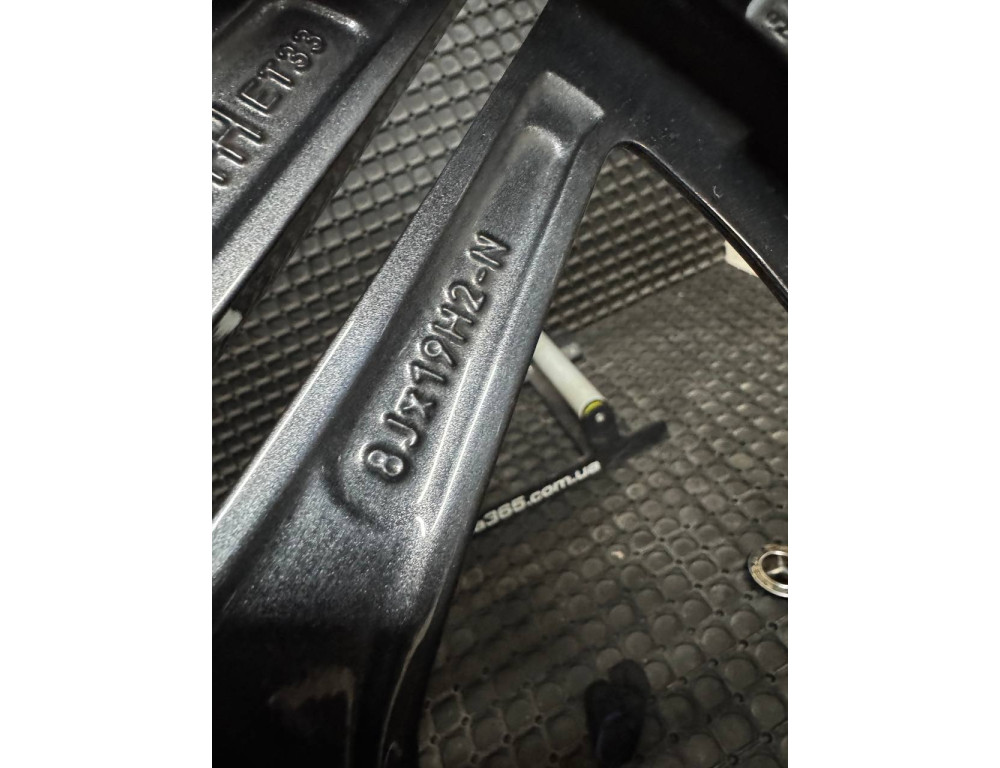 ДИСКИ БУ MERCEDES AMG A2574011500 R19 8J PCD 5X112 ET33 DIA66.6 GMF