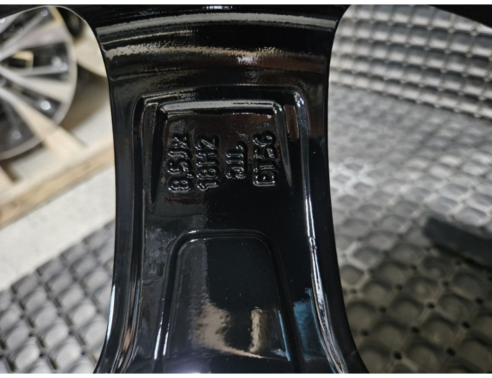 ДИСКИ БУ MERCEDES A2054014700 R18 8.5J PCD 5X112 ET56 DIA66.6 BKF