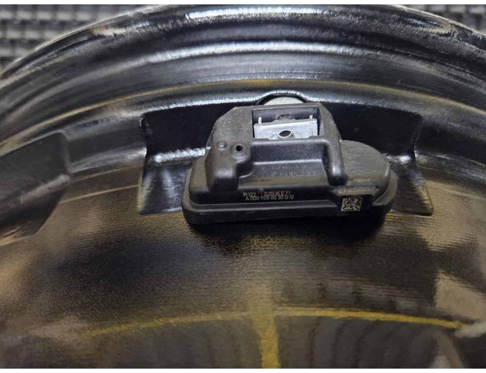 ДИСКИ БУ MERCEDES A2054014600 R18 7.5J PCD 5X112 ET44 DIA66.6 BKF