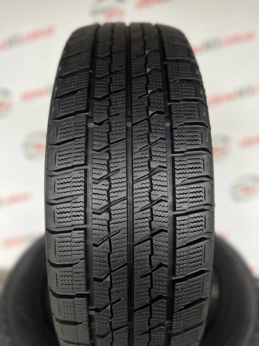215/60 R17 GOODYEAR ICE NAVI ZEA II ULTRAGRIP 8mm