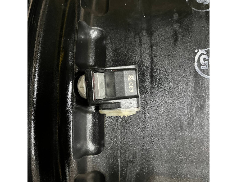 ДИСКИ БУ MERCEDES AMG A2134012000 R19 8J PCD 5X112 ET43 DIA66.6 BKF