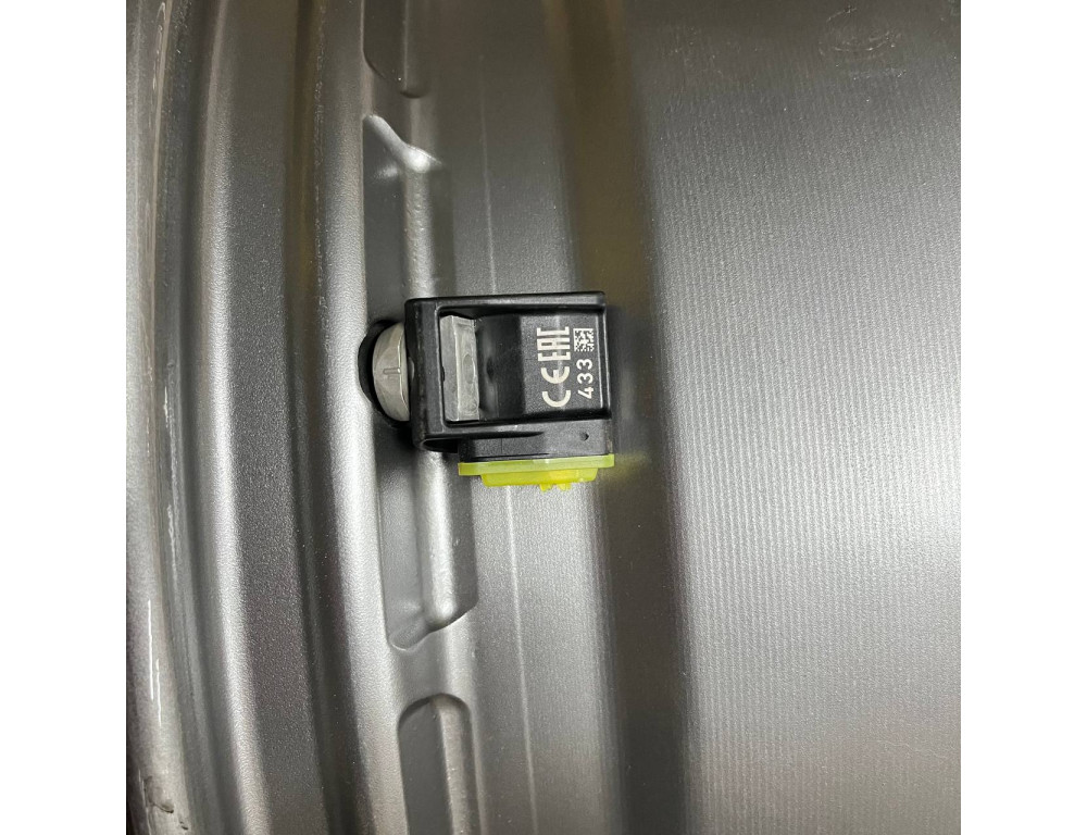 ДИСКИ БУ MERCEDES AMG A2134012000 R19 8J PCD 5X112 ET43 DIA66.6 GMF