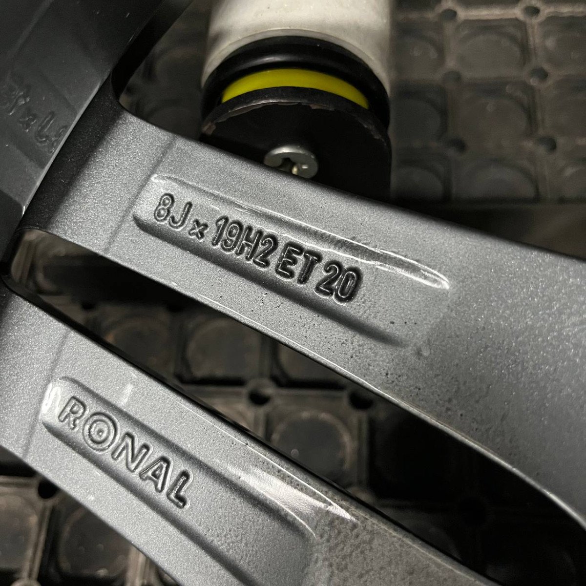 ДИСКИ БУ MERCEDES AMG A2134013800 R19 8J PCD 5X112 ET20 DIA66.6 GMF