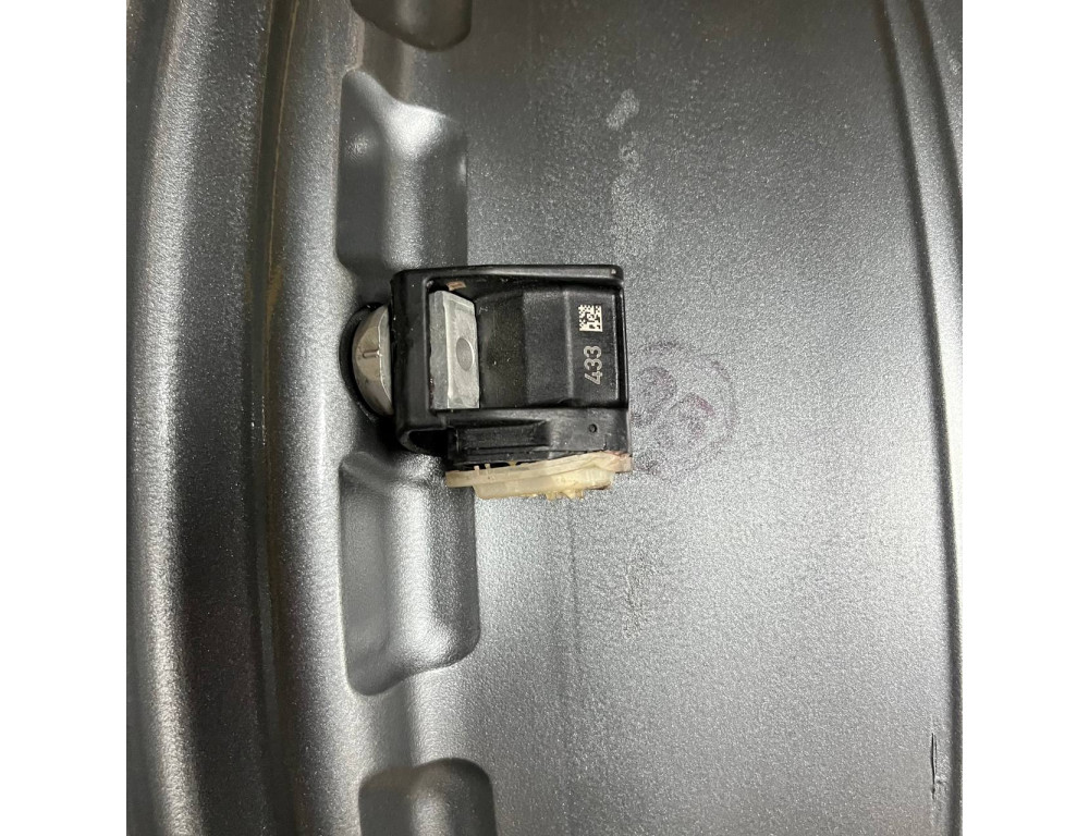 ДИСКИ БУ MERCEDES AMG A2134013800 R19 8J PCD 5X112 ET20 DIA66.6 GMF