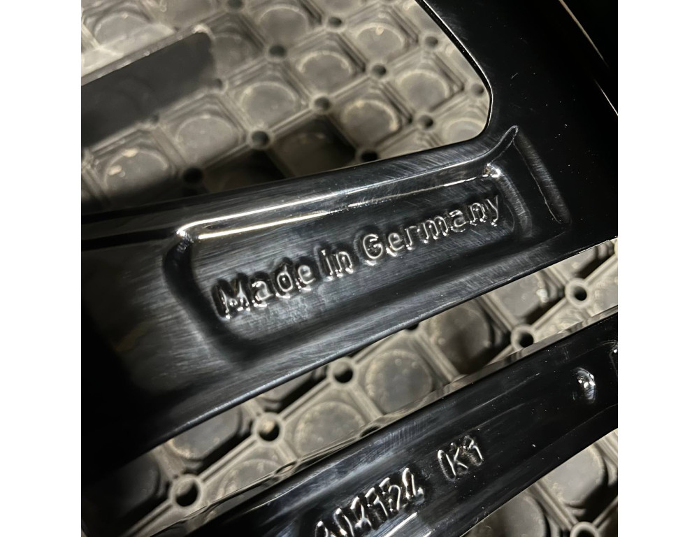 ДИСКИ БУ MERCEDES AMG A2574011500 R19 8J PCD 5X112 ET33 DIA66.6 BKF