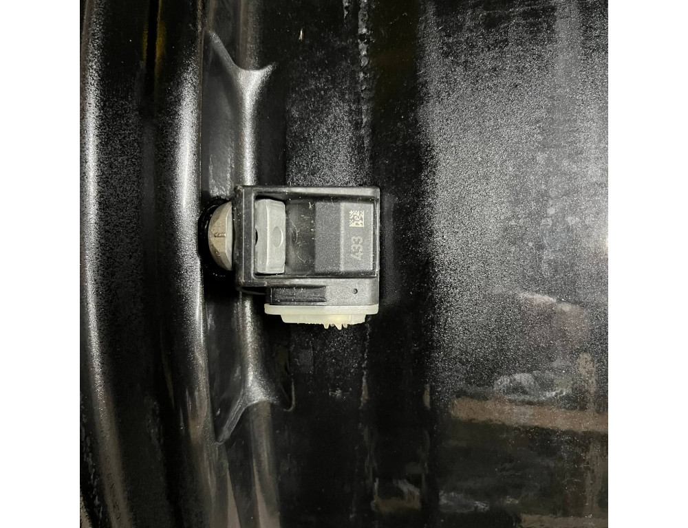 ДИСКИ БУ MERCEDES AMG A2574011500 R19 8J PCD 5X112 ET33 DIA66.6 BKF