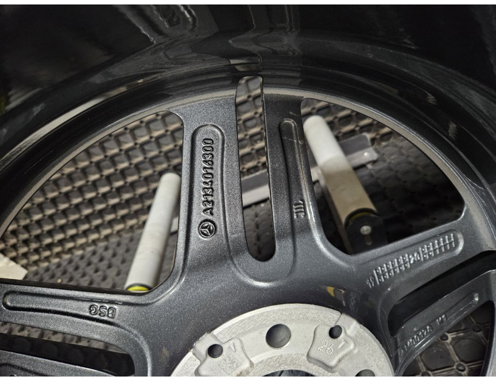 ДИСКИ БУ MERCEDES AMG A2134016300 R18 8J PCD 5X112 ET43 DIA66.6 GMF