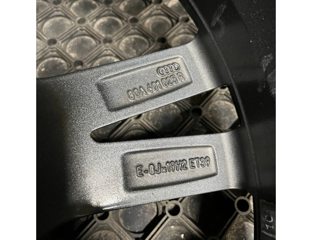 ДИСКИ БУ AUDI 80A601025R R19  8J PCD 5X112 ET39 DIA66.6 GMF