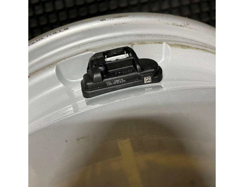 ДИСКИ БУ MERCEDES A1724013602 R17 7.5J PCD 5X112 ET42 DIA66.6 S