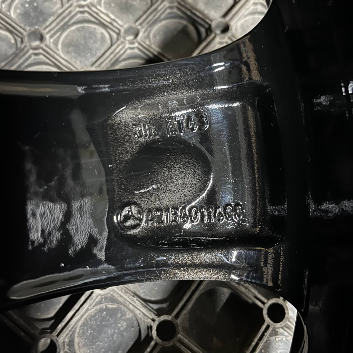 ДИСКИ ДЕМО* MERCEDES A2134011400 R18 8J PCD 5X112 ET43 DIA66.6 BKF