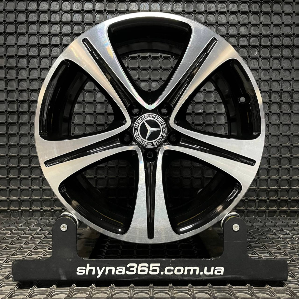 ДИСКИ ДЕМО* MERCEDES A2134011400 R18 8J PCD 5X112 ET43 DIA66.6 BKF