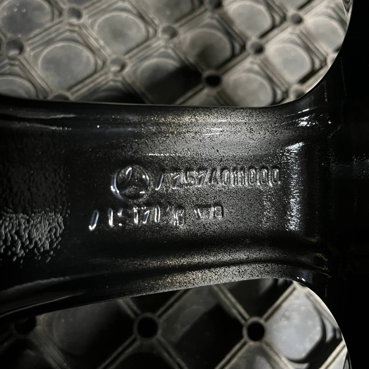 ДИСКИ ДЕМО* MERCEDES A2574011000 R19 8J PCD 5X112 ET33 DIA66.6 BKF