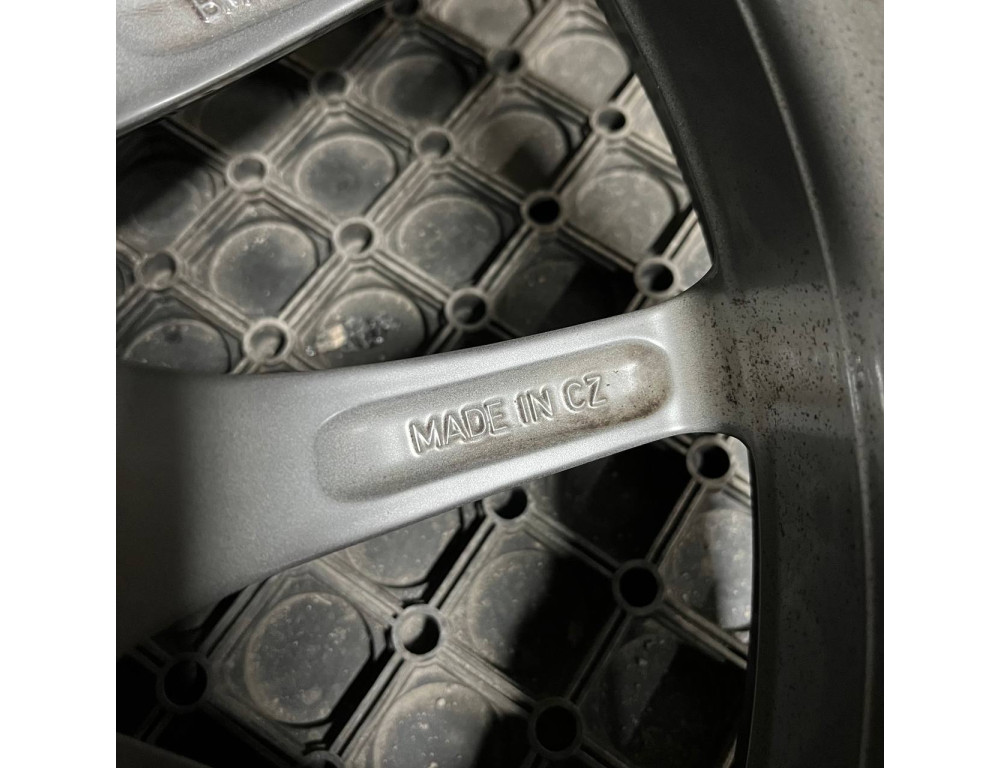 ДИСКИ ДЕМО BMW 6886152 R17 8.5J PCD 5X112 ET24 DIA66.6 GR