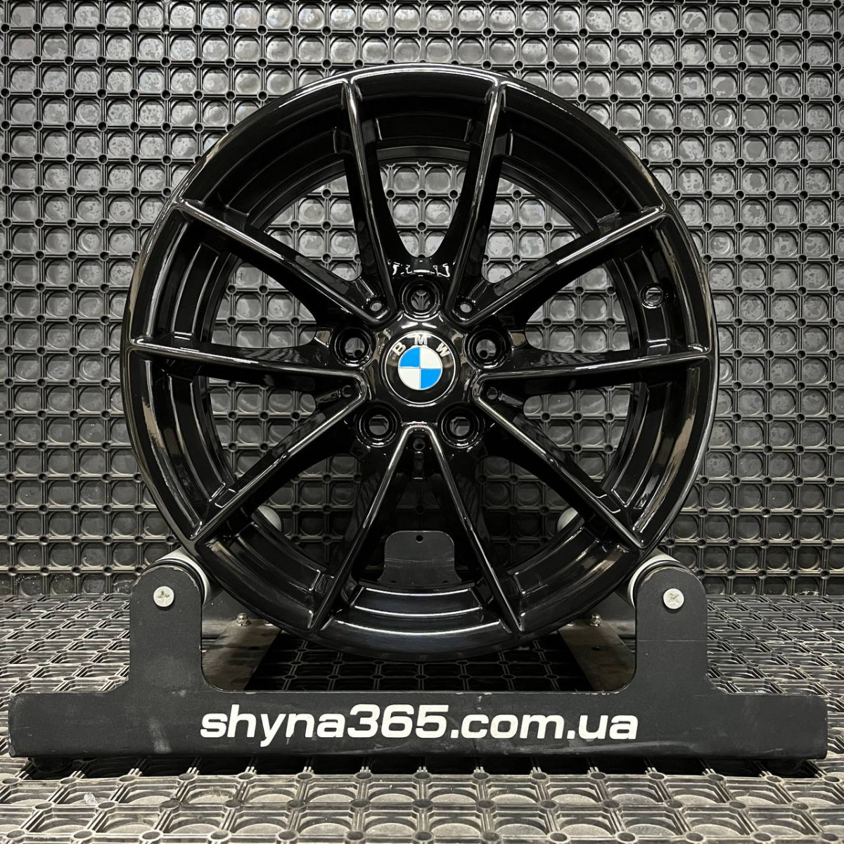 ДИСКИ ДЕМО* BMW 6876921 R16 6.5J PCD 5X112 ET22 DIA66.6 BK